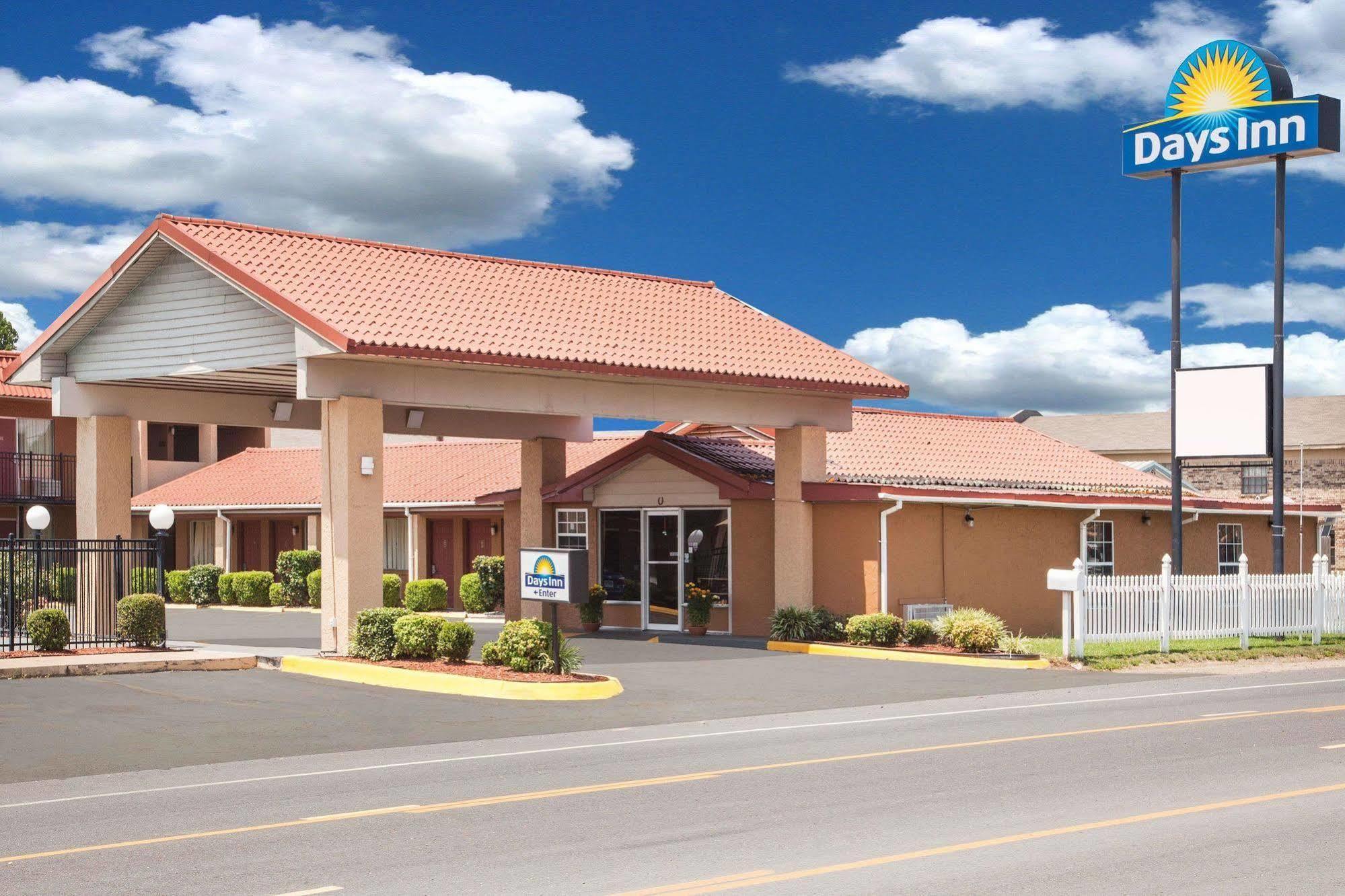 Economy Inn Arkadelphia Exterior photo