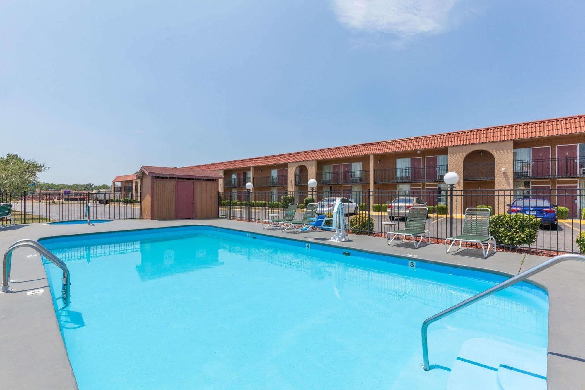 Economy Inn Arkadelphia Exterior photo